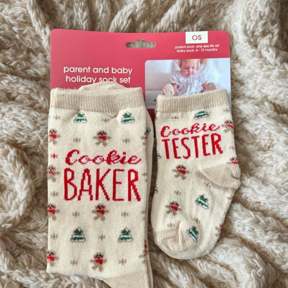 Pearhead Festive Parent and Baby Sock Set